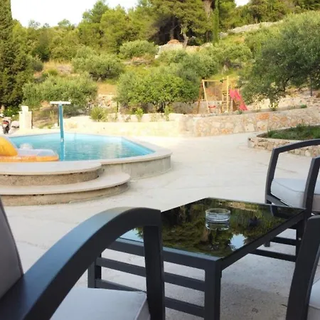 Nave - Private Pool